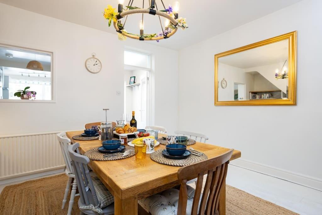Pure B - Welcoming Bath City 3 Bed House Free Parking & Wifi エクステリア 写真